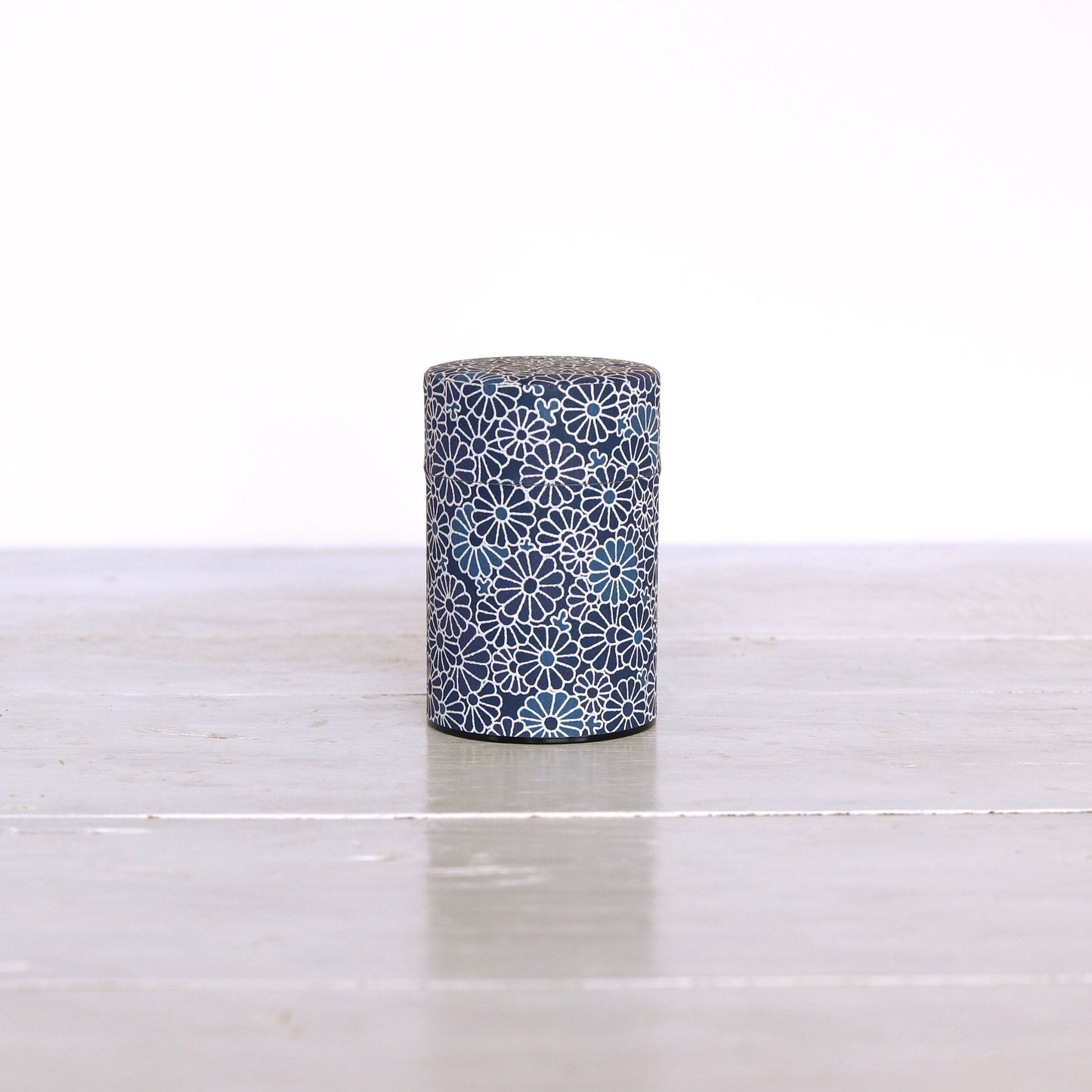 Japanese Tea Tin — Blue Chrysanthemum