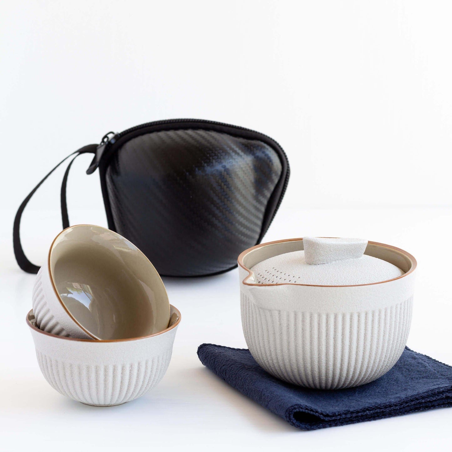 Tea travel set with stacked cups