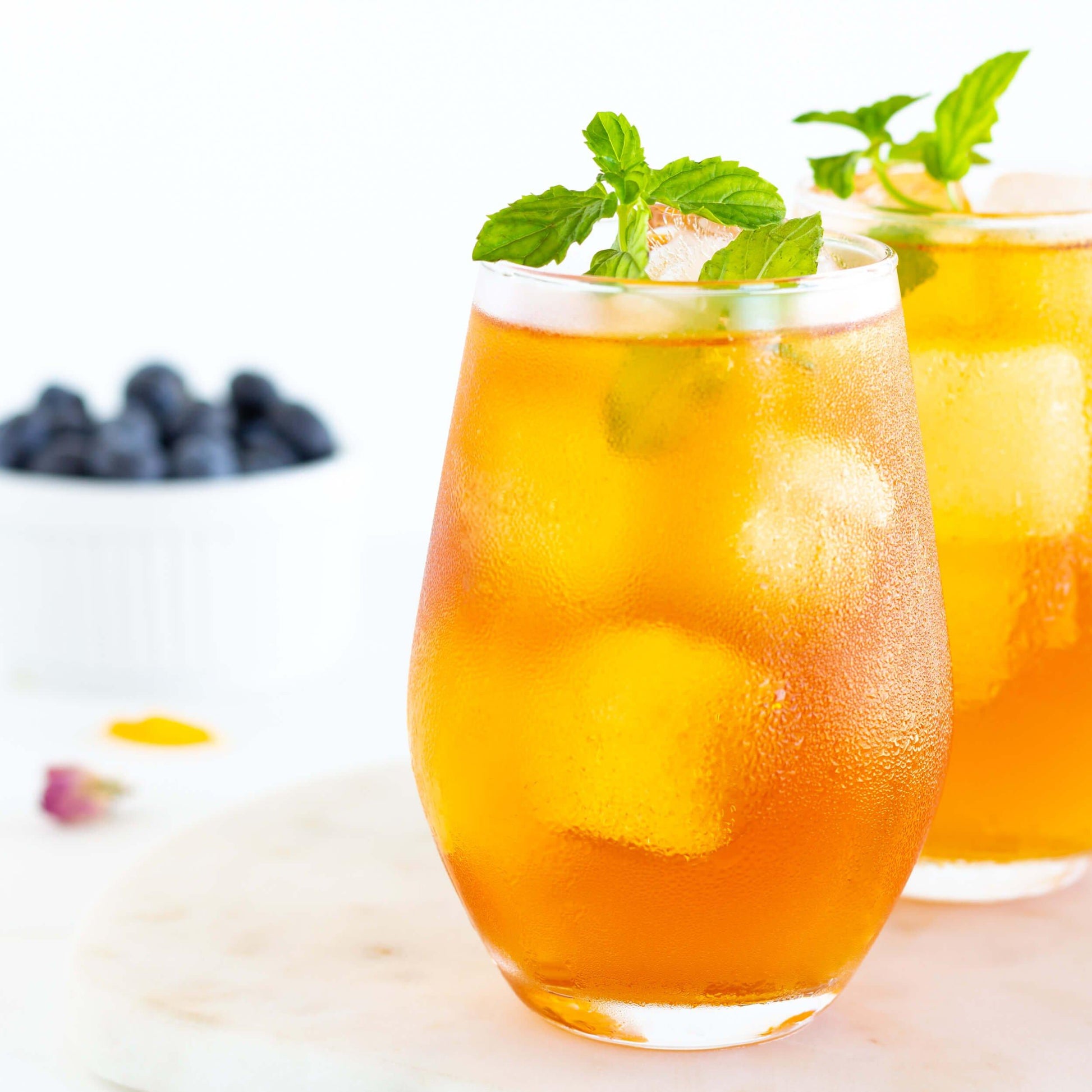 Iced Green Rooibos with Blossoms Herbal Tea with blueberries and mint